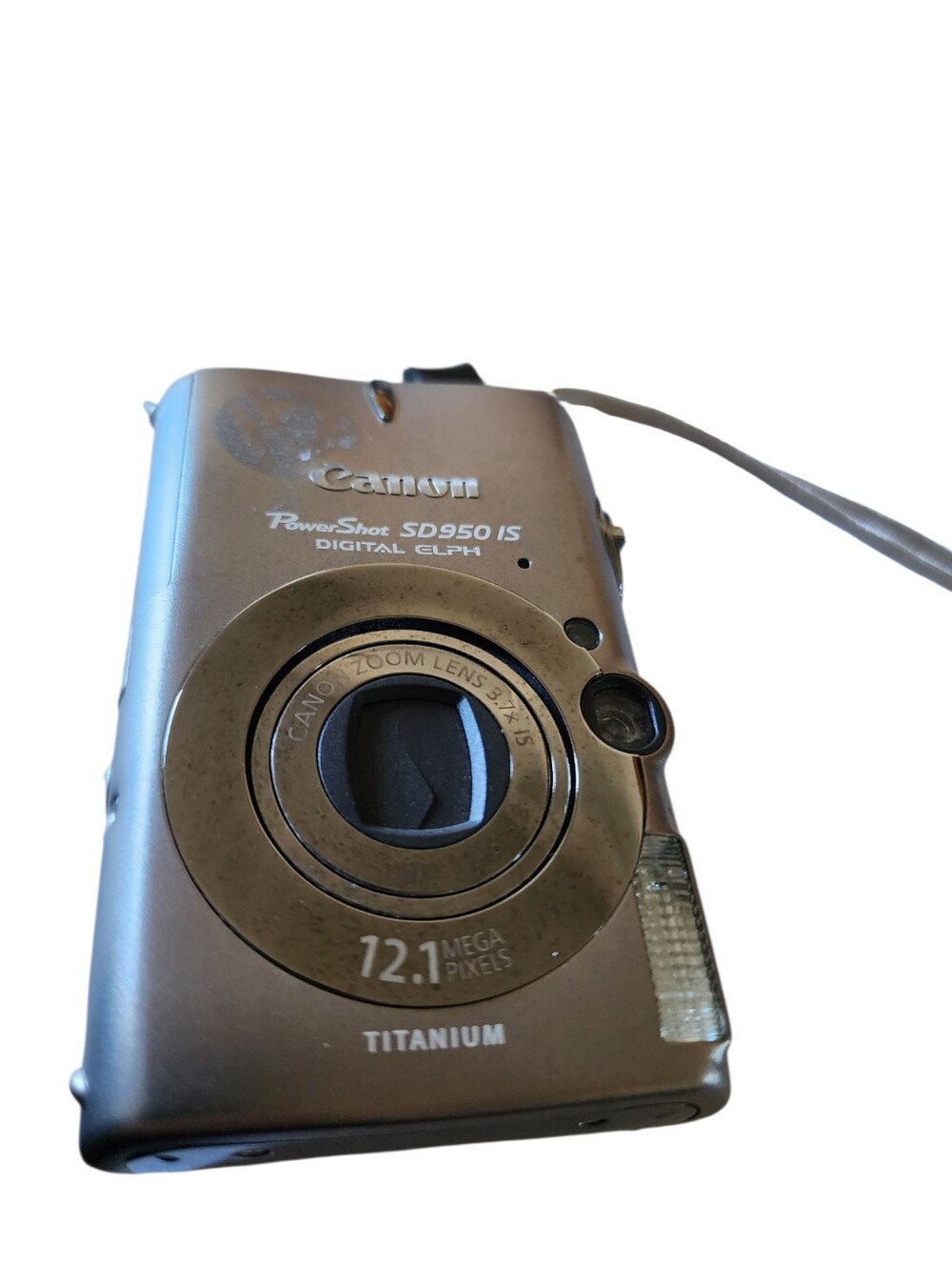 Canon PowerShot Digital ELPH SD950 IS 12 .1MP Compact Digital Camera Silver